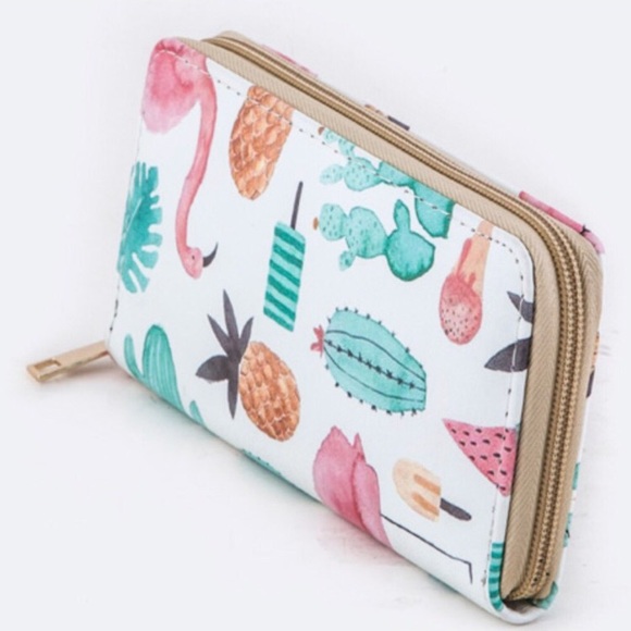 🌟JUST IN🌟 Summer Fun Wallet - Picture 2 of 4